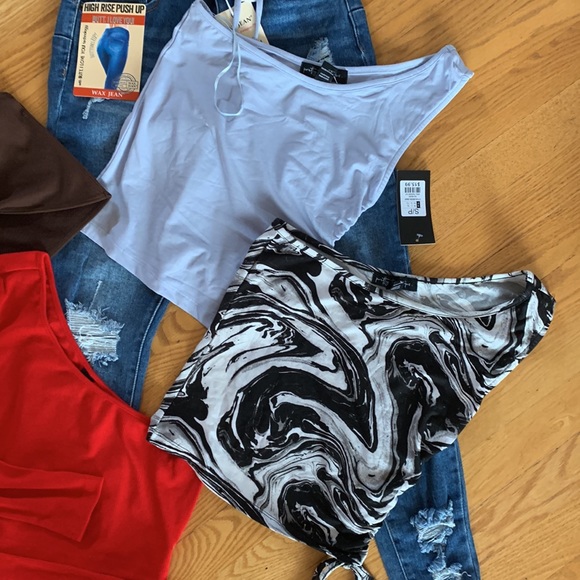 Bundle = Four Tops + Jeans = Great Value! - Picture 16 of 16